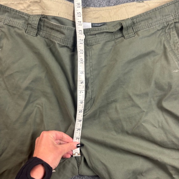 COLUMBIA Mens Omni-Shield Green Canvas Flat Front Regular Fit Pants size: 48 - Picture 7 of 10